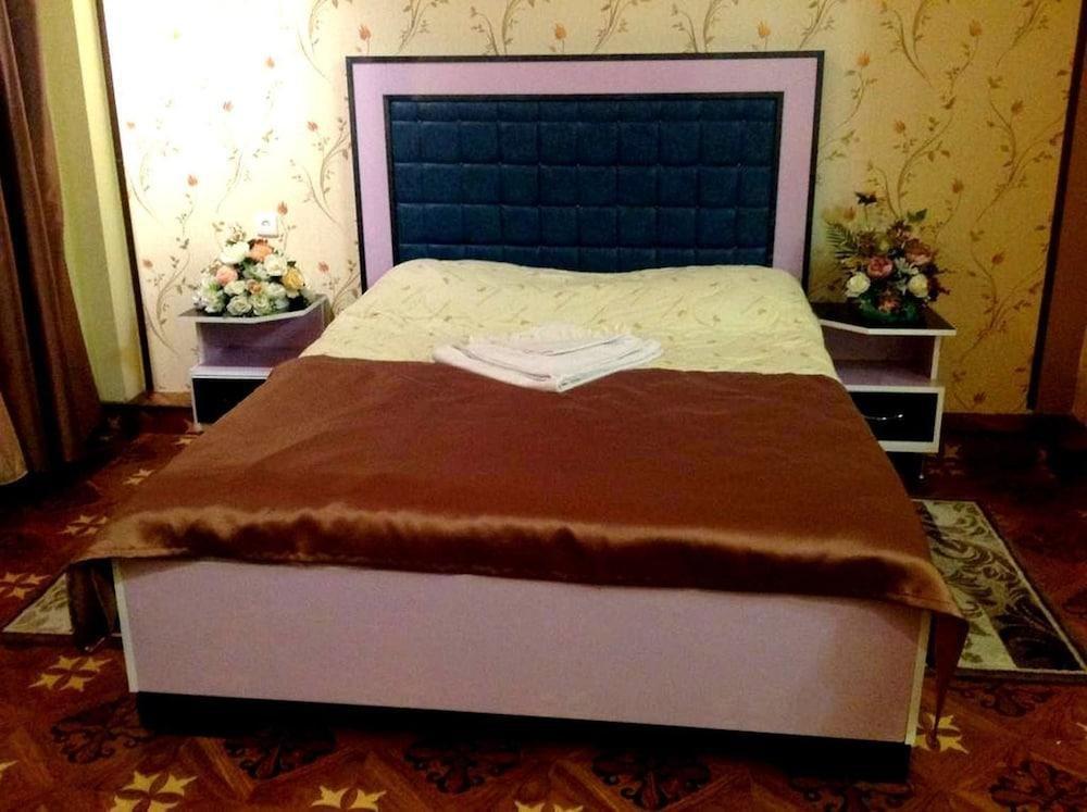 Narek+ Hotel Arrinj Bagian luar foto