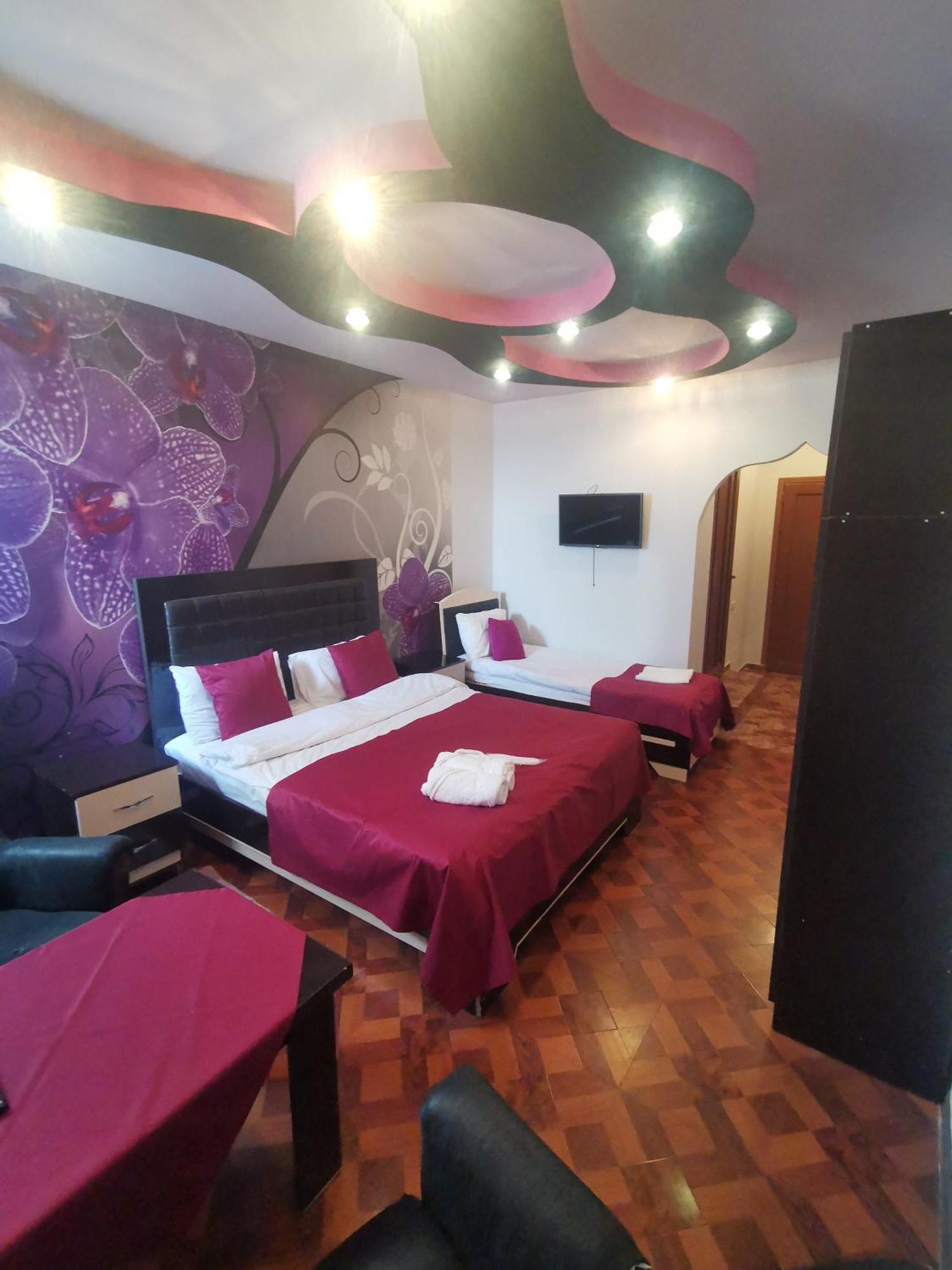 Narek+ Hotel Arrinj Bagian luar foto