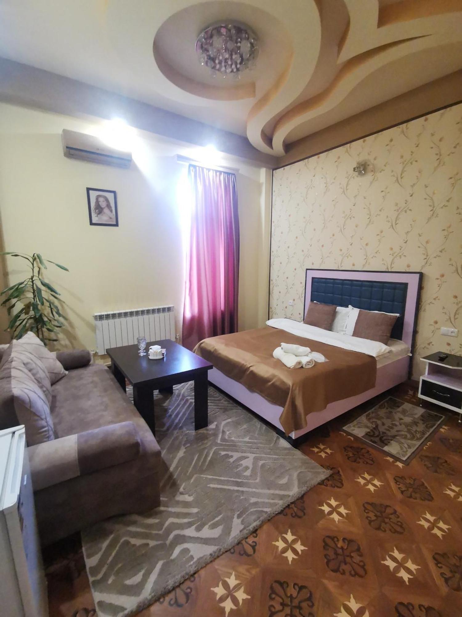 Narek+ Hotel Arrinj Bagian luar foto